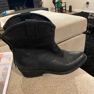 Womens Born Boots